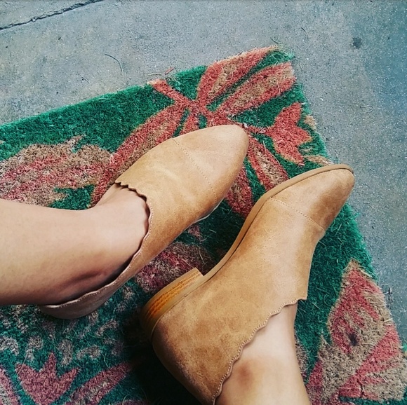 The Alexandria// Tan ankle flats - Picture 3 of 7